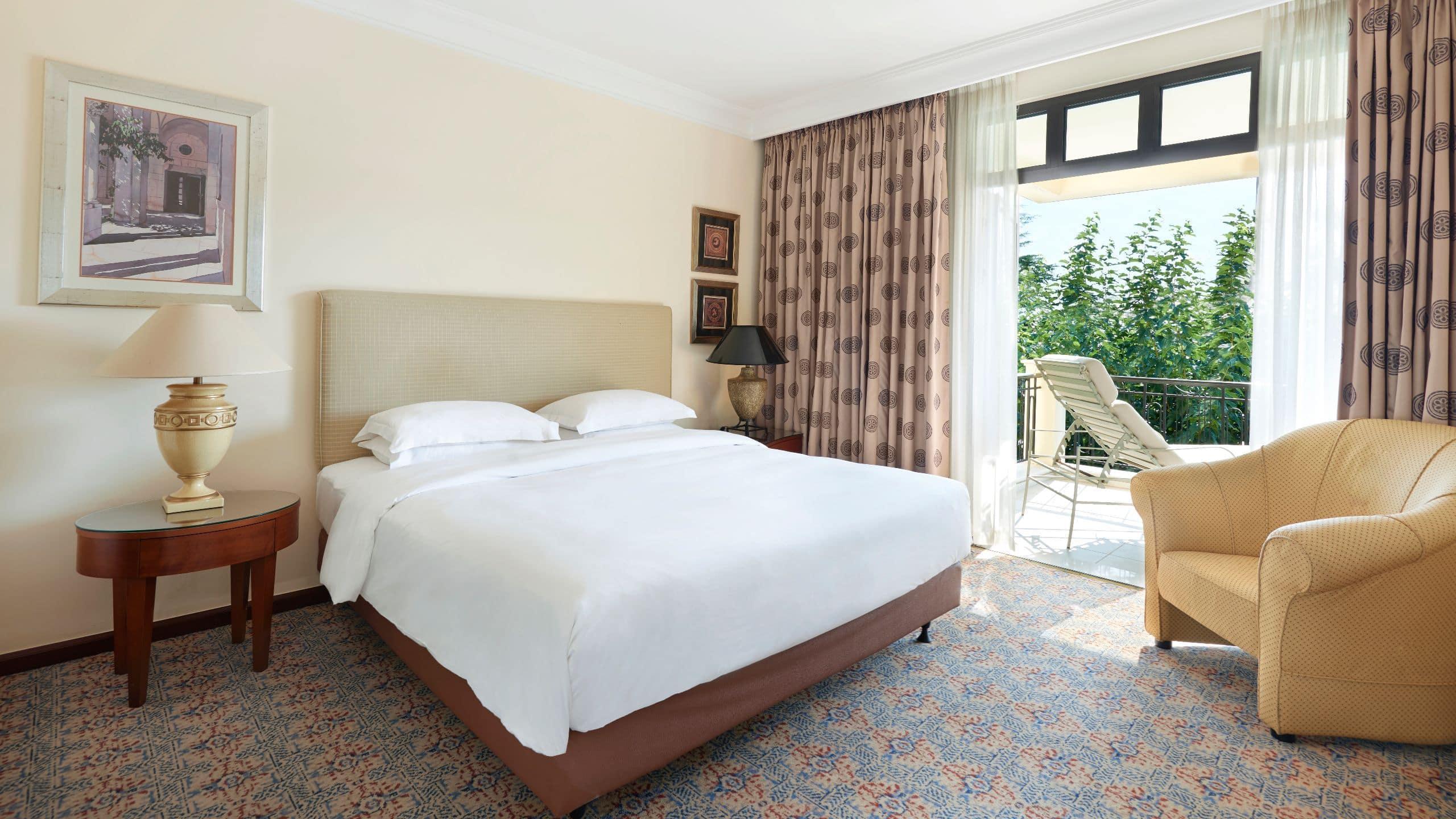 Hyatt Regency Thessaloniki Hotel Exterior photo A guest room at the hotel