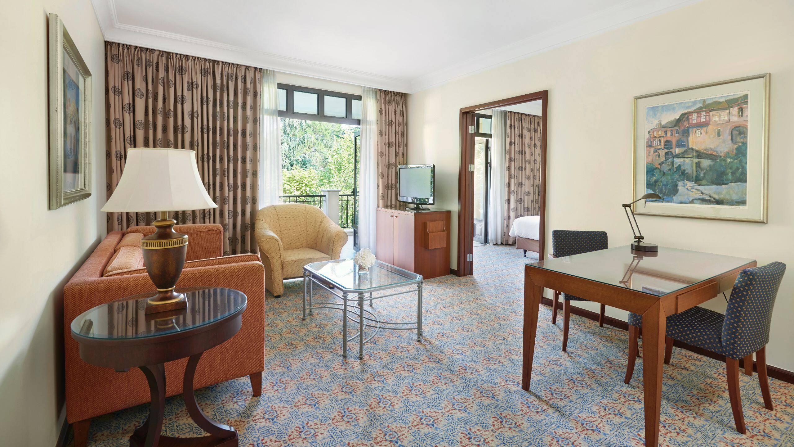 Hyatt Regency Thessaloniki Hotel Exterior photo A suite at the hotel
